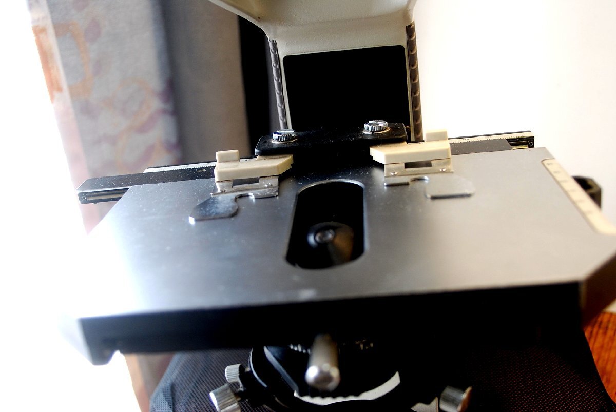Nikon Y2 Microscope with Splan4X, CF-plan 10X, DplanAPO20X, CF-plan40X, CF-planAPO100Xoil, 12V 30W Halogen Lamp, Ceramic Stage [t1241578802]