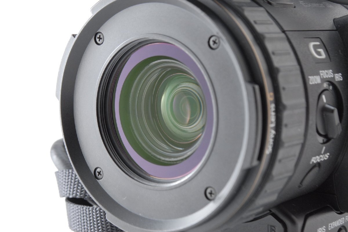 Sony HXR-NX70J NXCAM Camcorder with ECM-XM1 [1242745649]