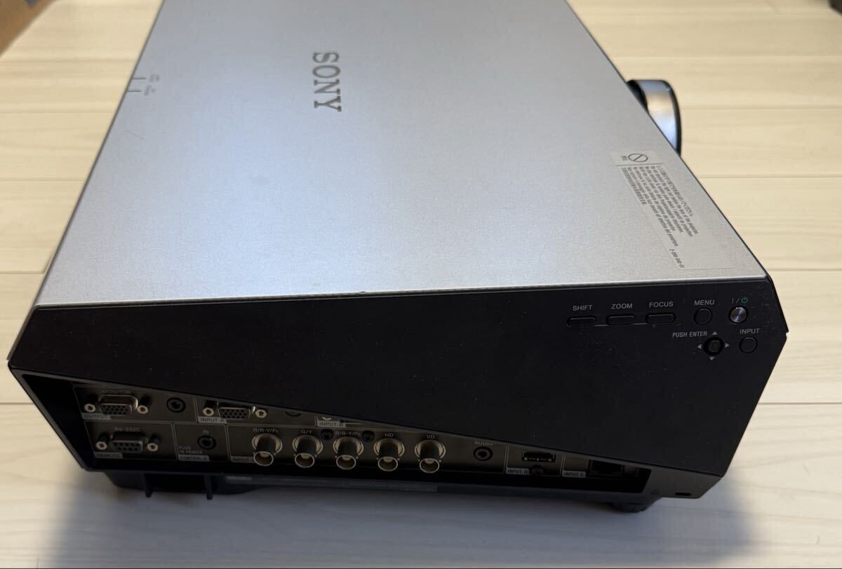 Sony VPL-FE40 Data Projector 4000lm SXGA+ 3LCD HDMI with Remote [d1242000496]