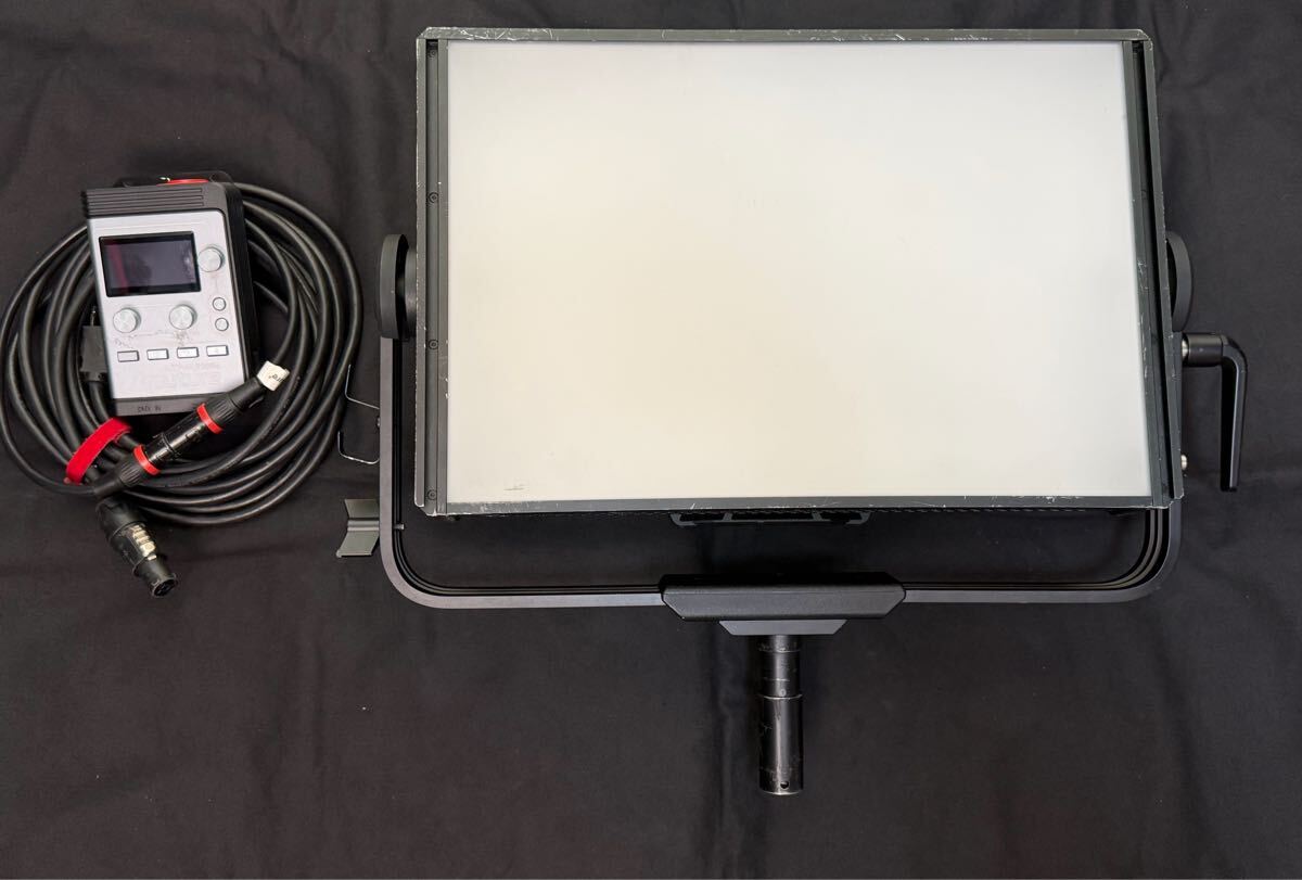 Aputure Nova P300c RGBWW LED Light with Sidus Link Panel [k1248929494]