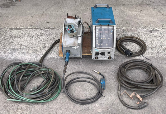Daihen DM-350 CO2 MAG Semi-Auto Welder with CM-7041 Wire Feeder (as-is) [r1241361560]