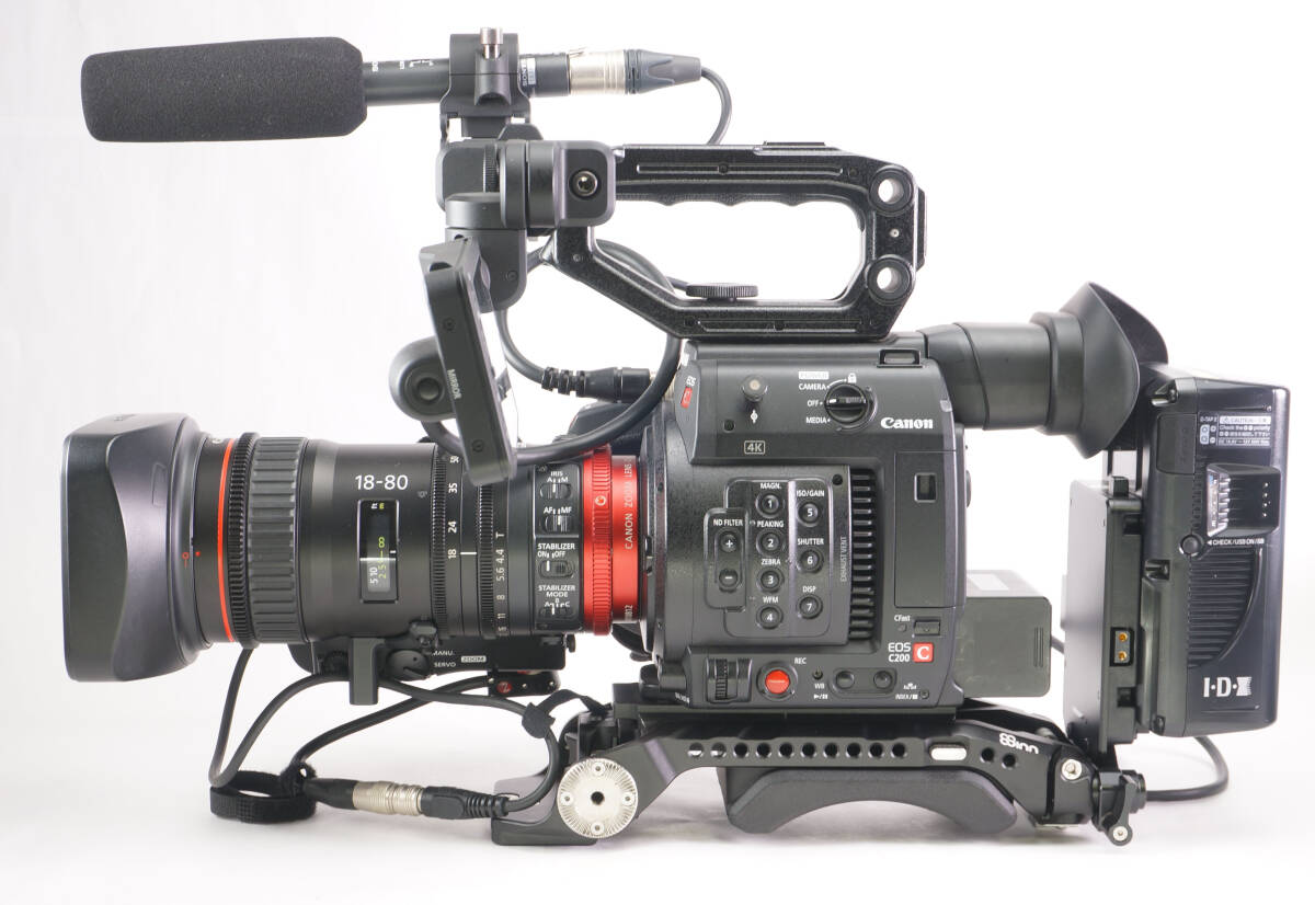 Canon EOS C200 ENG Style Set with CN-E18-80mm T4.4 L IS KAS and 8Sinn VCT Shoulder Plate [d1245313561]