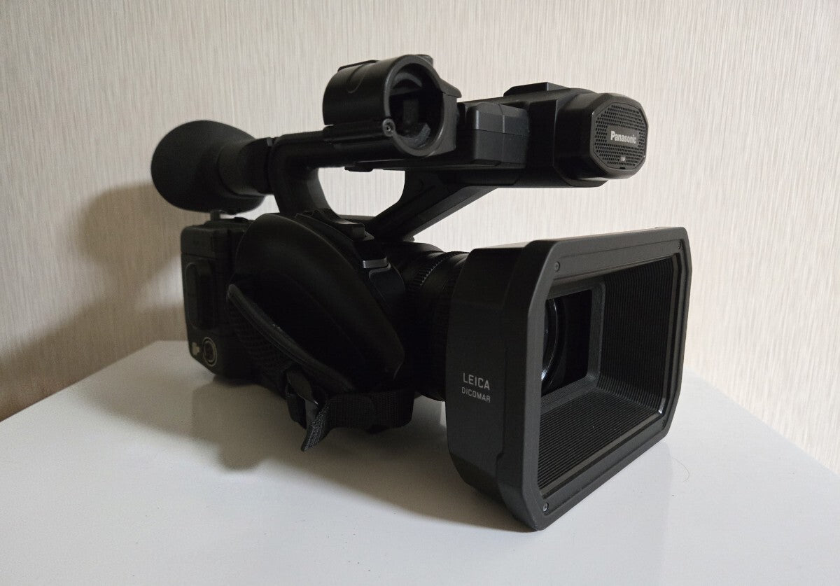 Panasonic AG-UX180 Professional Camcorder [1240624636]