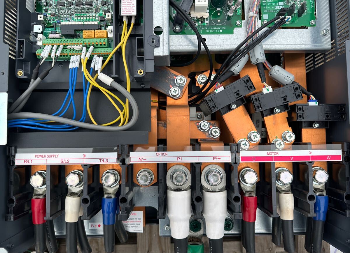 Mitsubishi FR-A820-90K-1 Inverter FR-A800 Series 90kW 346A [u1200526850]