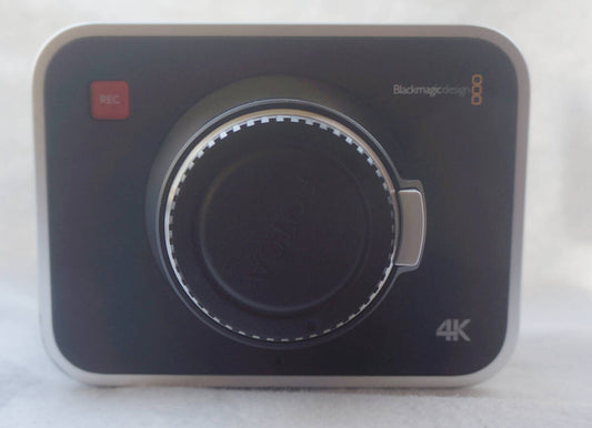 Blackmagic Design Production Camera 4k with Canon EOS ef-s Mount [t1249301177]