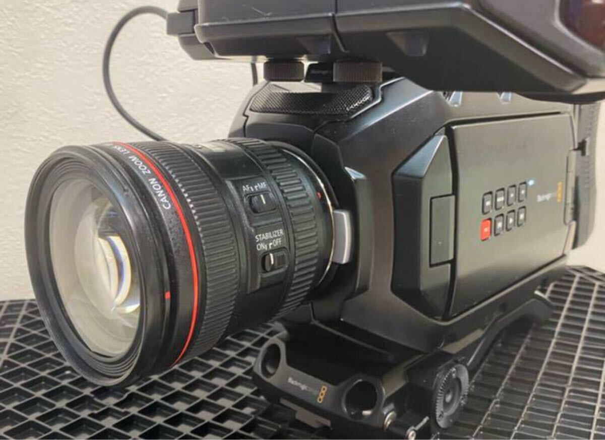 Blackmagic URSA Mini 4K EF Camera + Viewfinder + Shoulder Kit + SSD Recorder + V Mount Kit + EF 24-70 Lens [k1199701042]