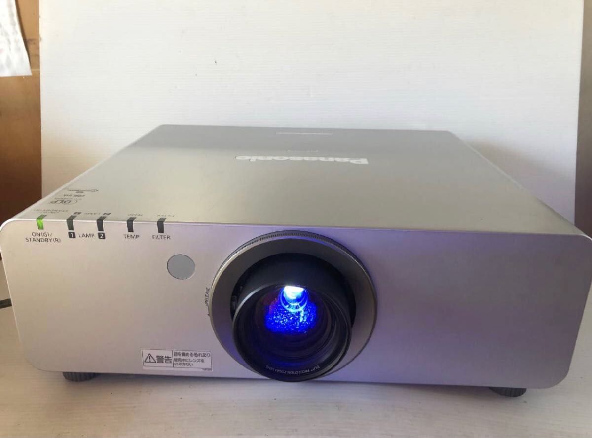 Panasonic PT-DW640S Projector 6000 Lumens HDMI Compatible [z192230824]