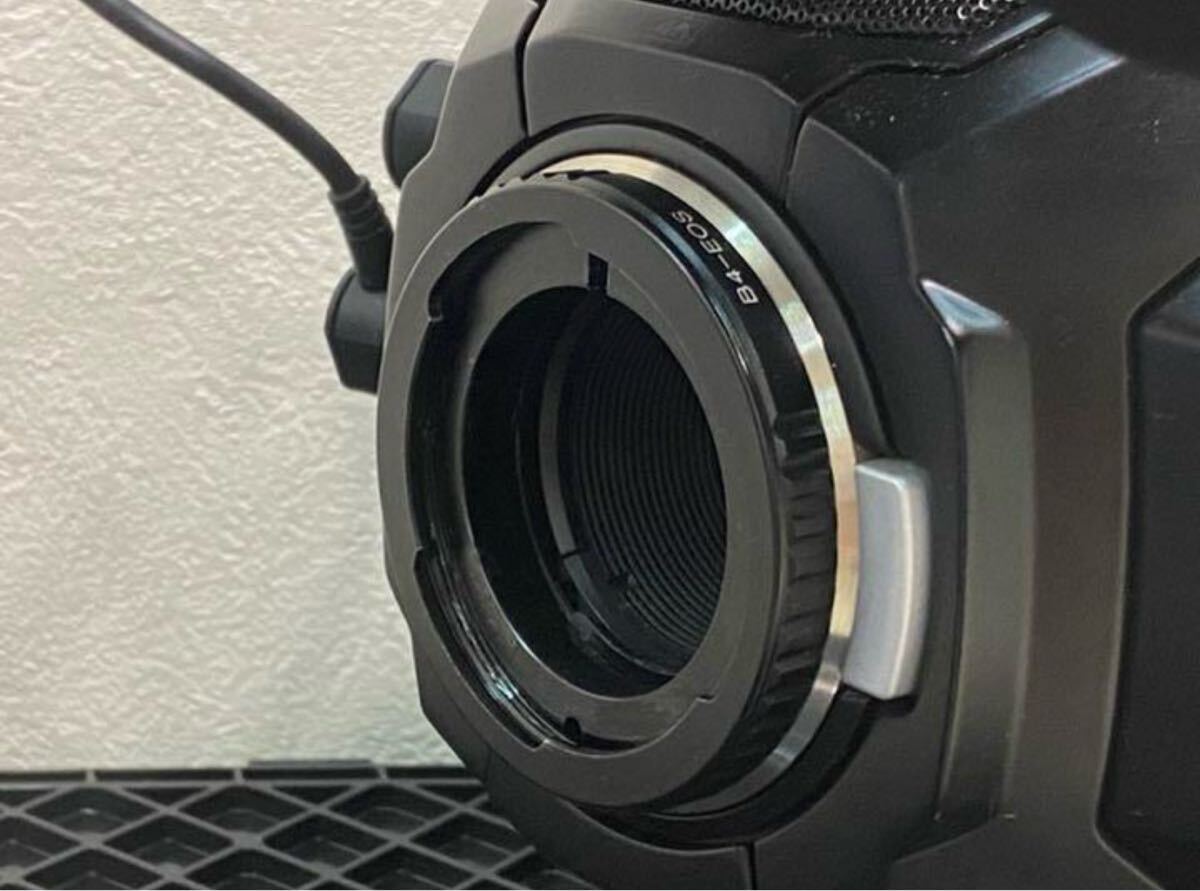 Blackmagic URSA Mini 4K EF Camera + Viewfinder + Shoulder Kit + SSD Recorder + V Mount Kit + EF 24-70 Lens [k1199701042]