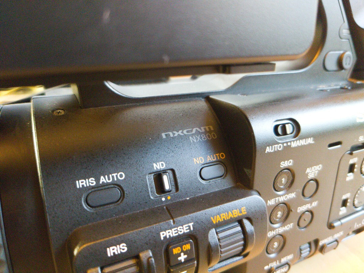 Sony HXR-NX800 Professional Video Camera with 2 BP-U70 Batteries [n1246531713]