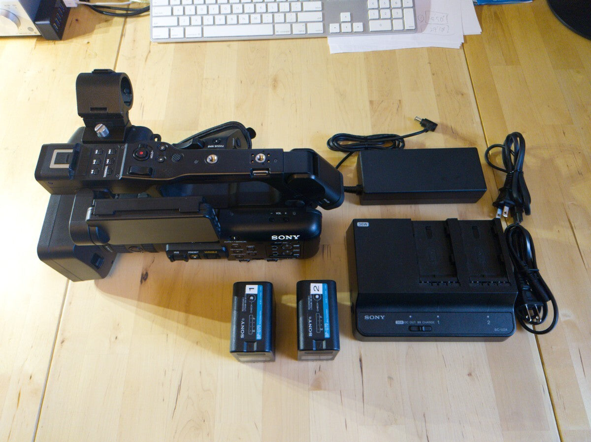 Sony HXR-NX800 Professional Video Camera with 2 BP-U70 Batteries [n1246531713]