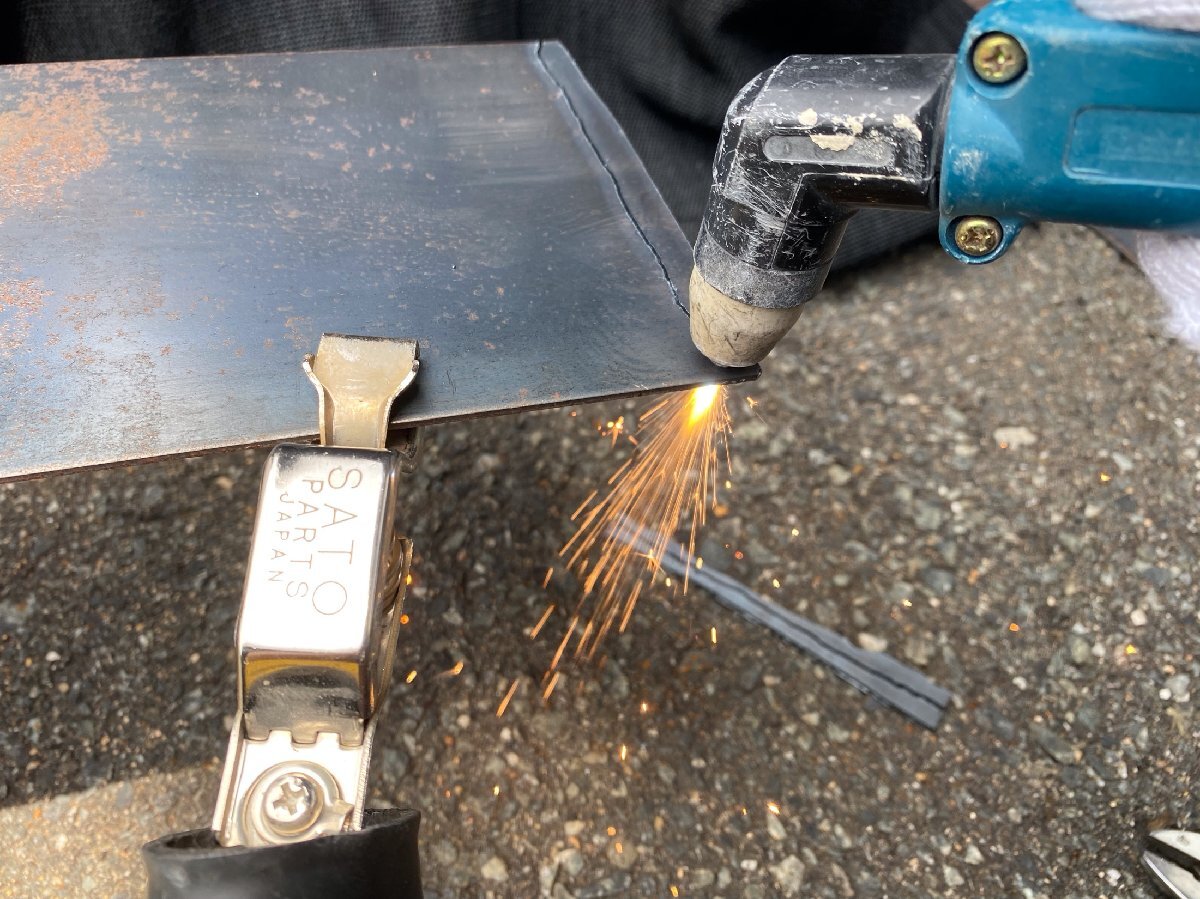 Makita AP103 Air Plasma Cutter with Built-in Compressor 100V [b1235888708]