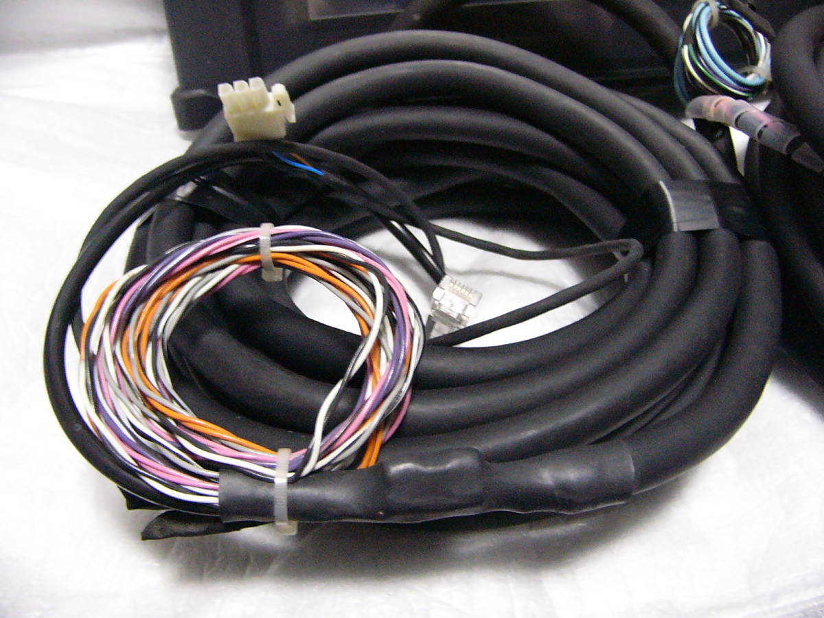 Keyence VT3-V7R Touch Panel 7 inch VGA with 2 Cables [w444534297]