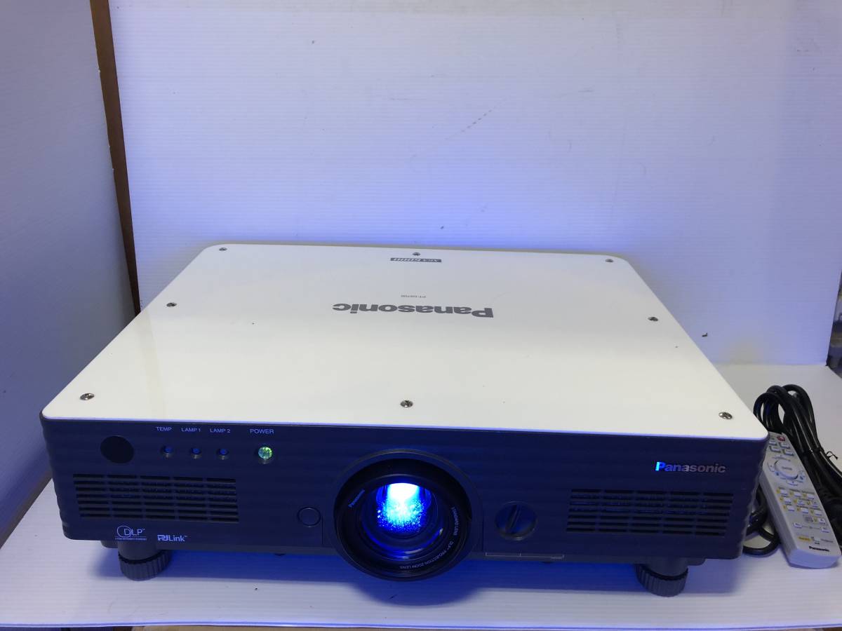 Panasonic PT-D5700 Projector 6000 Lumens HDMI Compatible [t822409882]