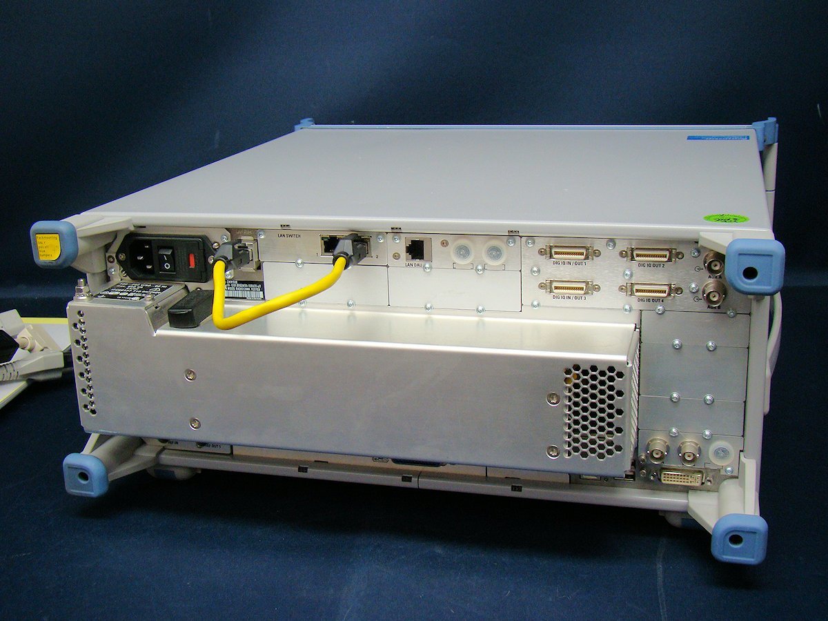 Rohde & Schwarz CMW500 Wideband Radio Communication Tester 6GHz [q1050164529]