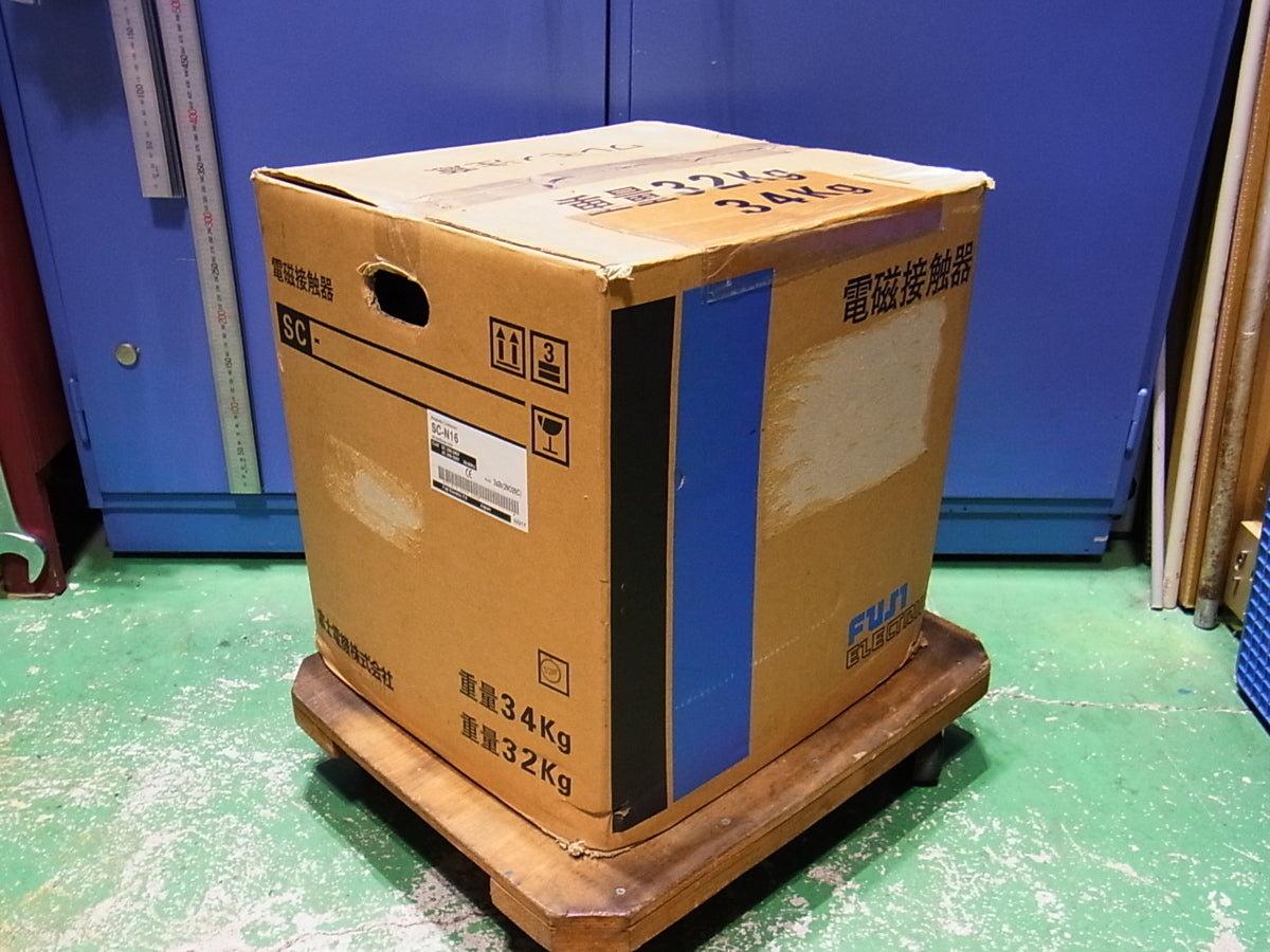 Fuji Electric SC-N16 Magnetic Contactor AC200 [q1054337778]