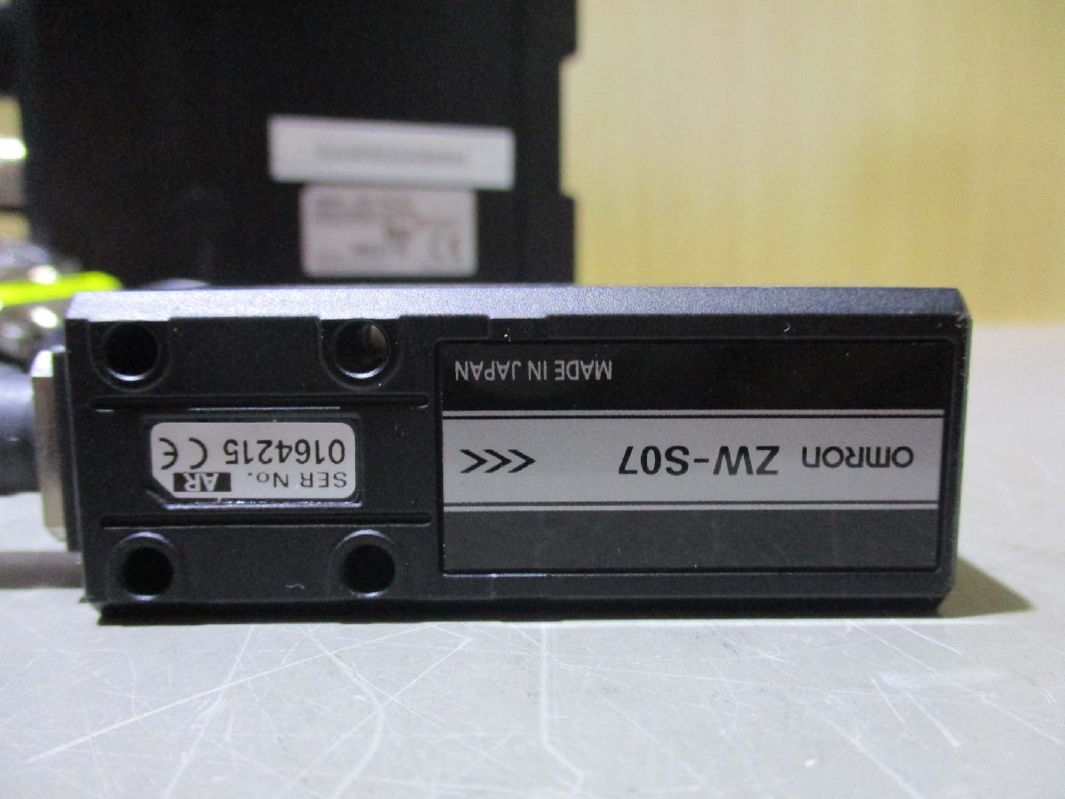 OMRON ZW-CE10T Displacement Sensor [k1115513083]