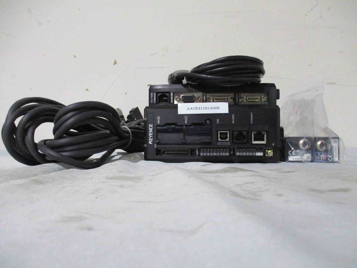 KEYENCE XG-7000 Series XG-7000/CA-CN5L*2/XG-035M*2 Automation System [v1115522646]