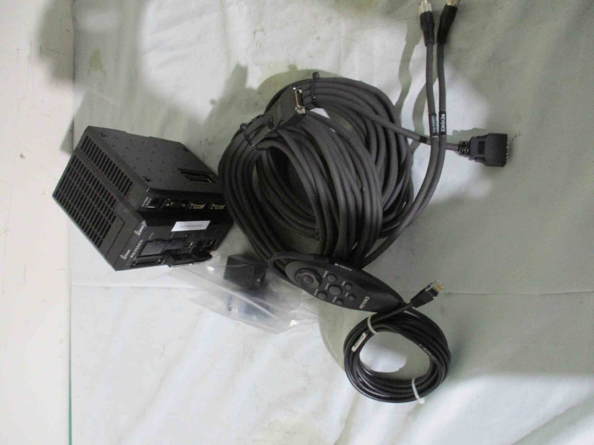KEYENCE XG-7000 Series XG-7000/CA-CN10R*2/XG-035M*2 Console [w1115522412]