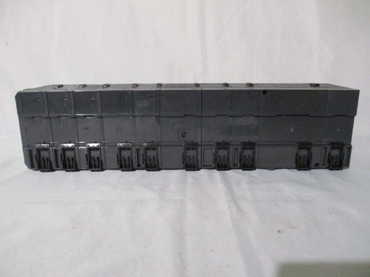 Keyence KV-L2V Programmable Logic Controller [r1115496133]