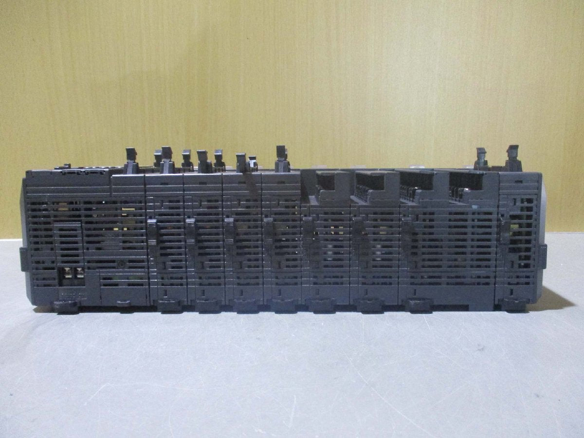 Keyence KV-1000 Control Unit with KV-C32xa x2, KV-32TA x2, KV-AD40 x2, KV-TF40, KVC32TC [k1115516773]