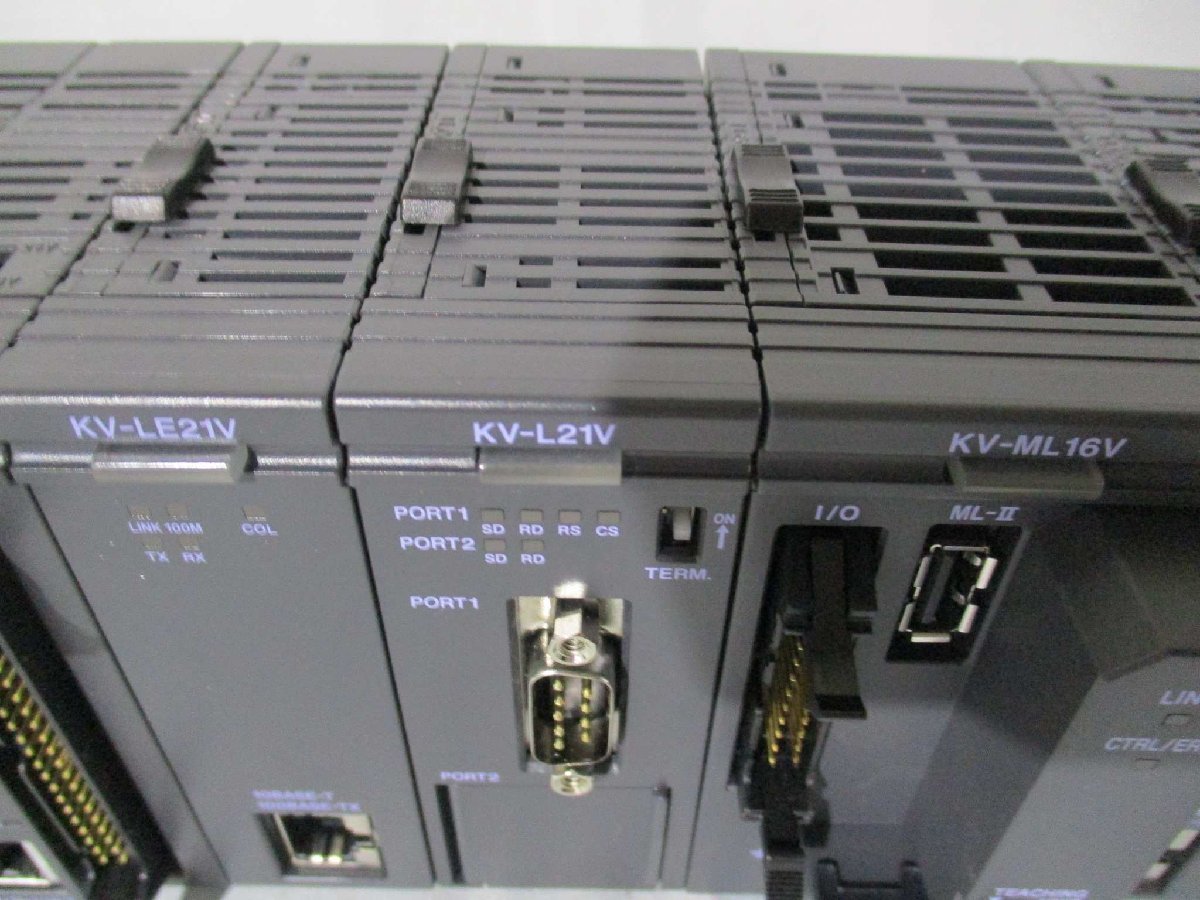 Keyence KV-L2V Programmable Logic Controller [e1115511943]