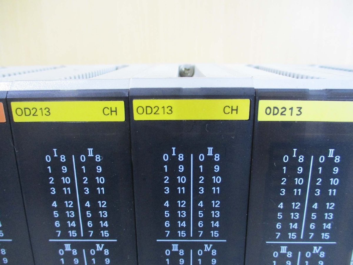 OMRON CVM1-CPU11-V2 PLC Controller [b1115517612]
