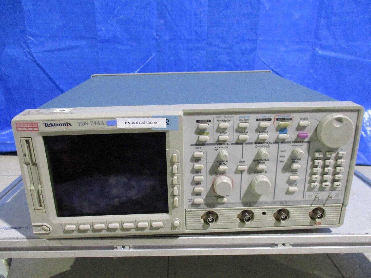 TEKTRONIX TDS 744A Oscilloscope 500 MHz 1GS/s [l1121870270]