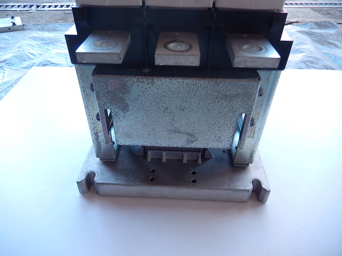 Fuji Electric SC-N16 800 Electromagnetic Contactor 200V 2a2b Auxiliary Contacts [b1127497245]