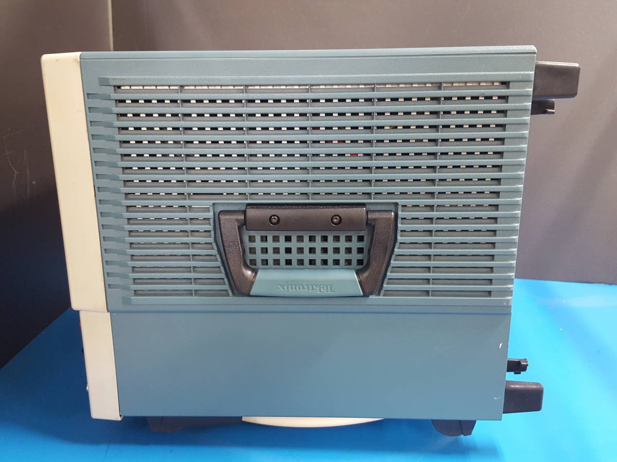 Tektronix DSA8300 Digital Serial Analyzer Mainframe [r1128214625]