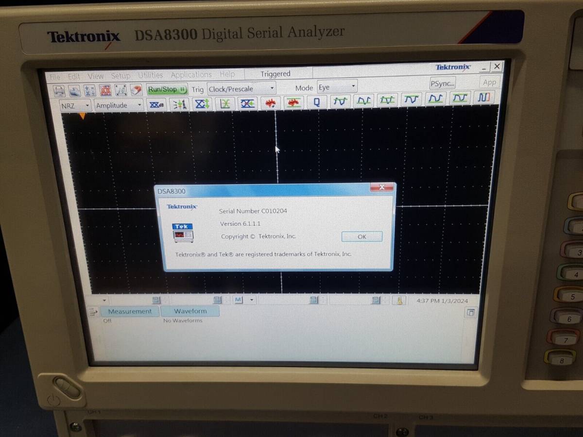 Tektronix DSA8300 Digital Serial Analyzer Mainframe [r1128214625]
