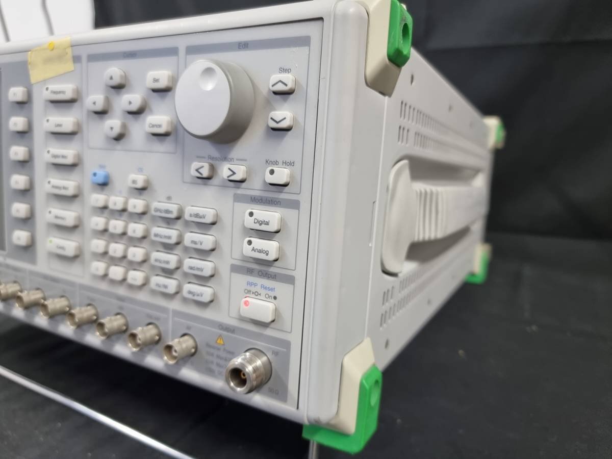 Anritsu MG3681A Digital Modulation Signal Generator 250kHz-3GHz (for parts or not working) [n1128350445]