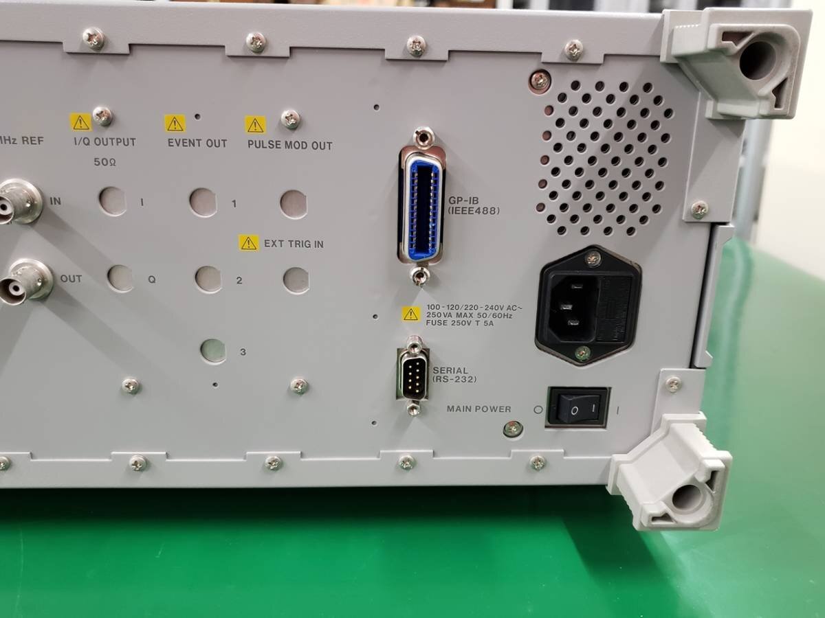 YOKOGAWA VG3000E Synthesized Vector Signal Generator [j1129052441]