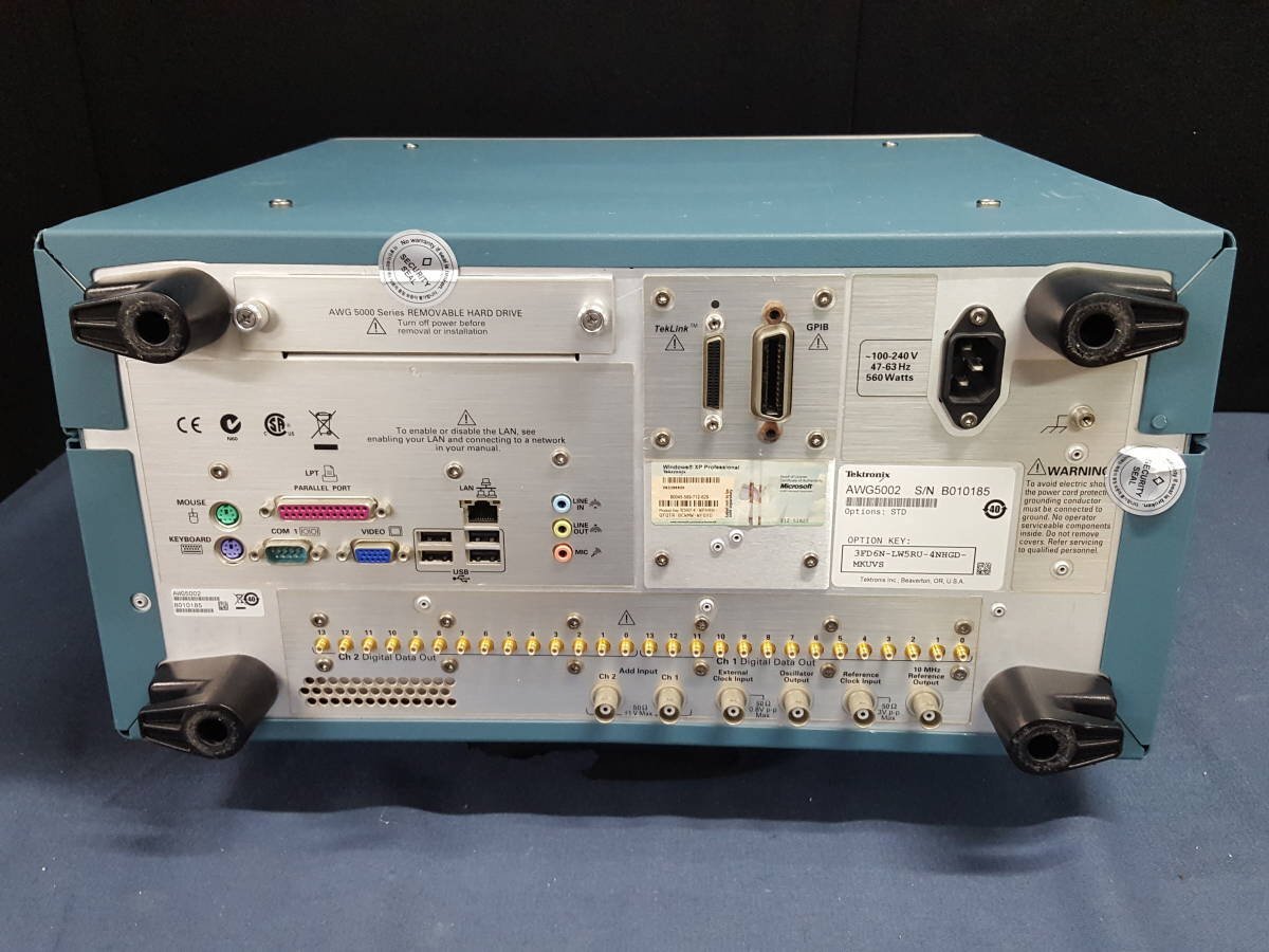 Tektronix AWG5002 Arbitrary Waveform Generator 600MS/s [r1129119026]