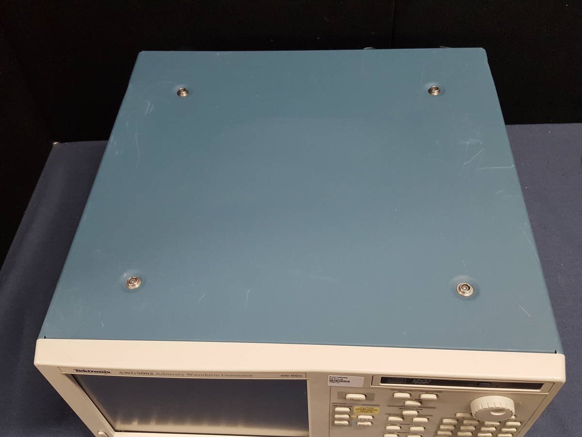 Tektronix AWG5002 Arbitrary Waveform Generator 600MS/s [r1129119026]