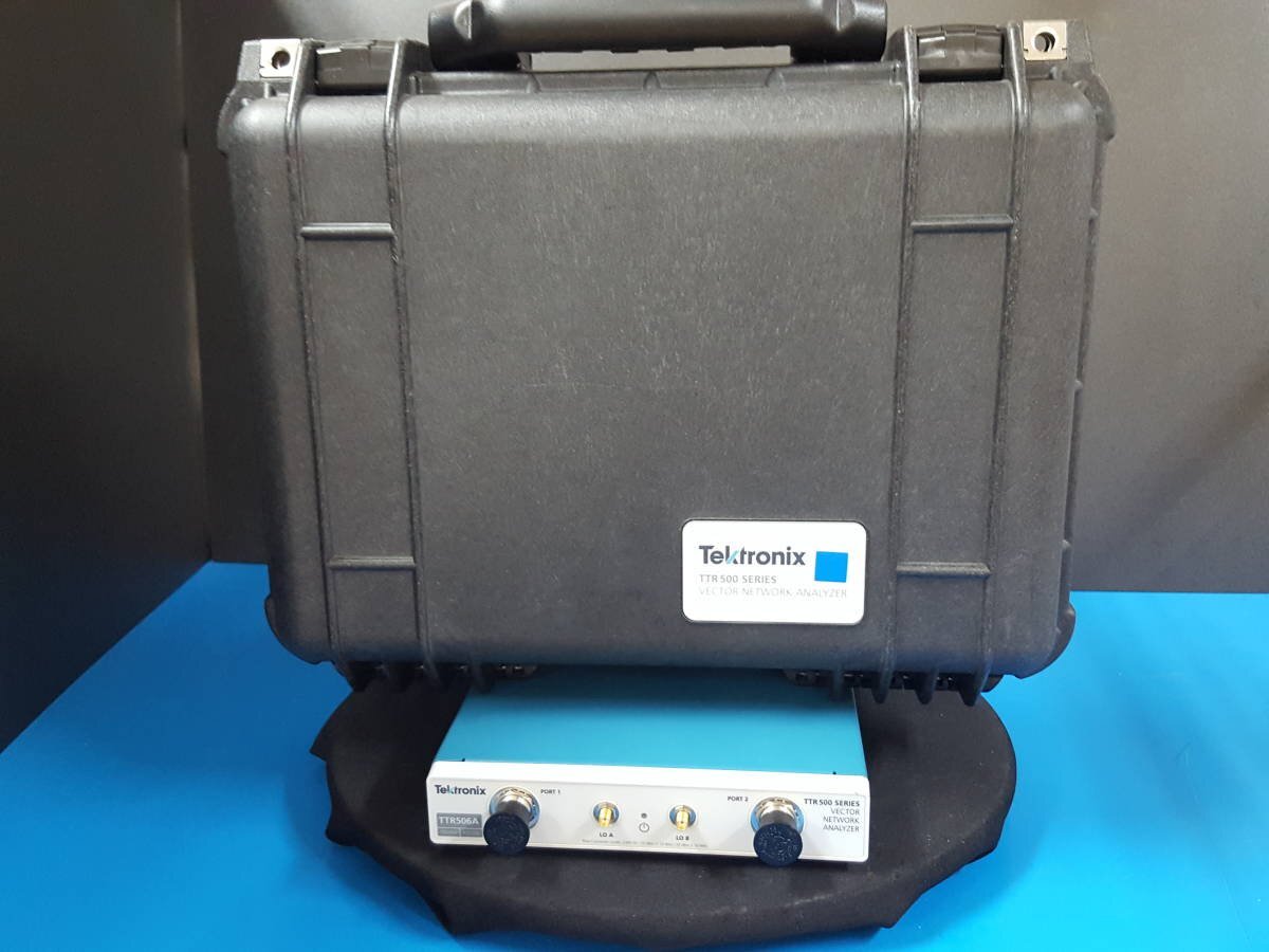 Tektronix TTR506A USB Vector Network Analyzer 100kHz-6GHz [r1129219606]
