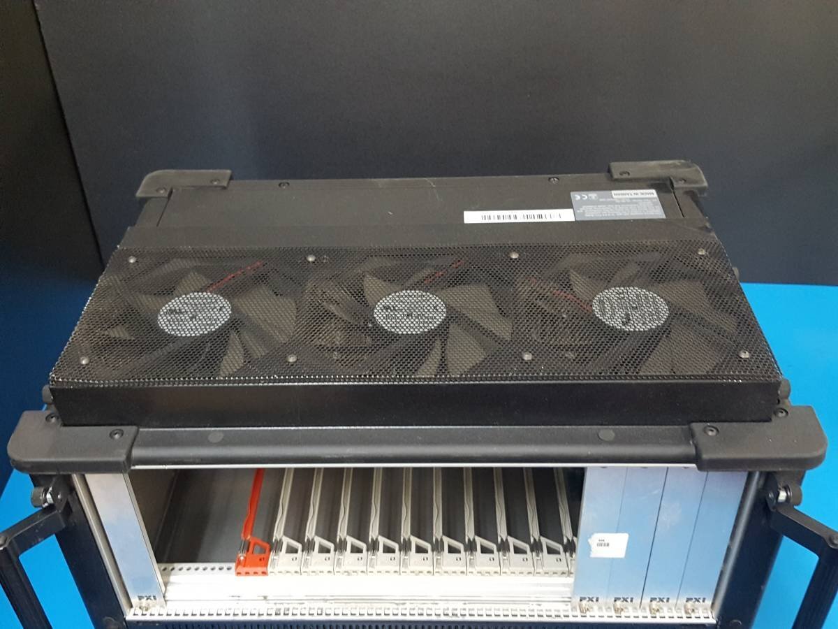 ADLINK PXIS-2690P-B 14-Slot 3U Integrated Portable PXI Chassis [1129537455]