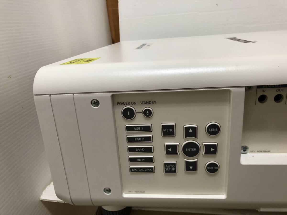 PANASONIC PT-RW620JW Laser Projector 6200 Lumens HDMI [s1129819553]