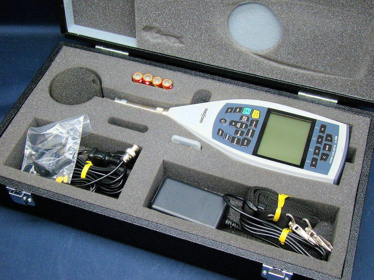 ONOSOKKI Ono Soki LA3560 LA-3560 Precision sound meter Real-time octave analysis function FFT analysis function Sound recording function Used