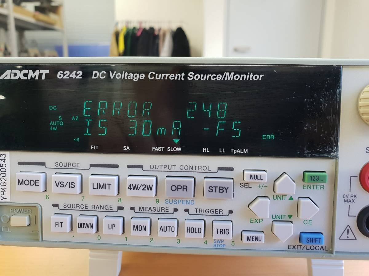 ADCMT 6242 DC Voltage Current Source Monitor [v1130088978]
