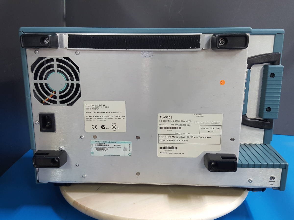 Tektronix TLA5202 Logic Analyzer 68ch [c1130862429]