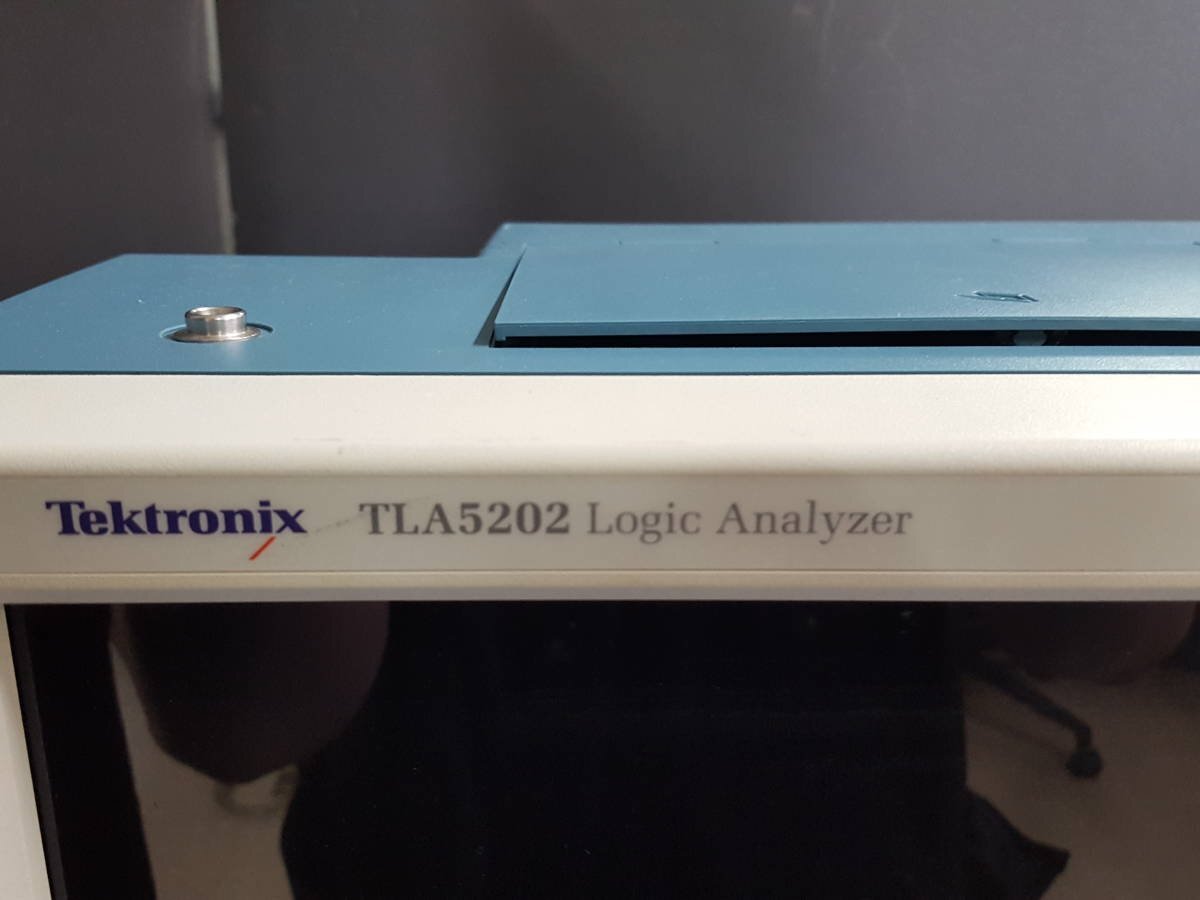 Tektronix TLA5202 Logic Analyzer 68ch [c1130862429]