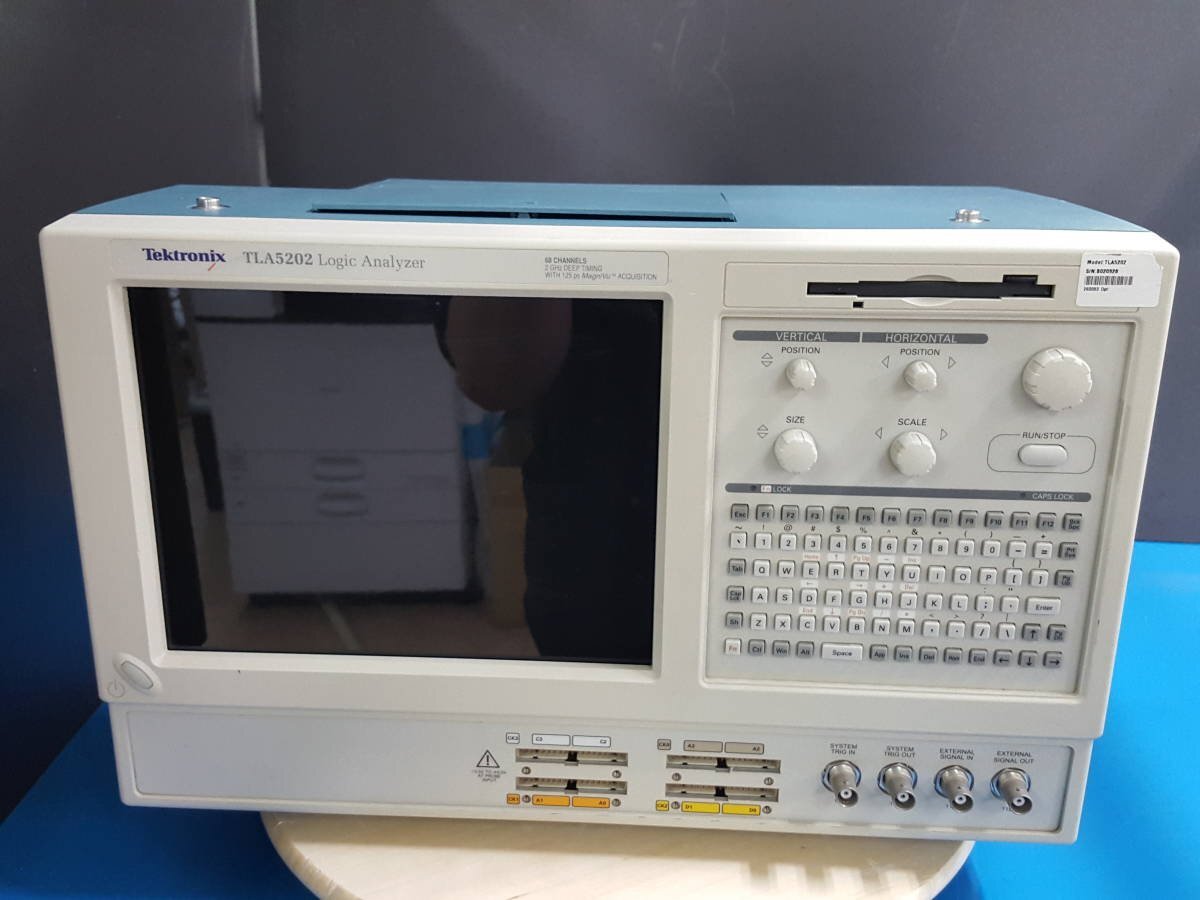 Tektronix TLA5202 Logic Analyzer 68ch [c1130862429]