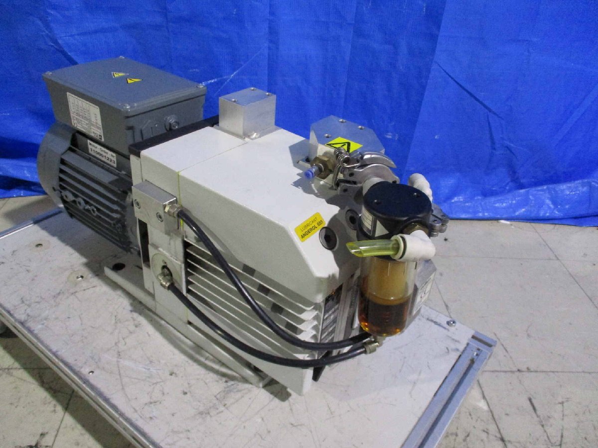 LEYBOLD TI16B TRIVAC Vacuum Pump / NIDEC 1-4P LS90LPR [f1130903704]