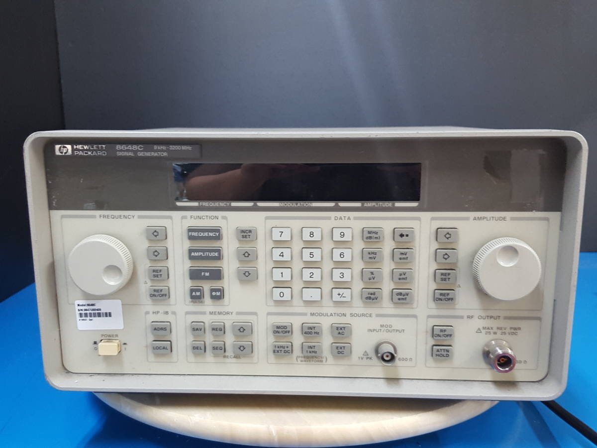 HP 8648C Synthesized RF Signal Generator 9kHz-3.2GHz [x1130900027]