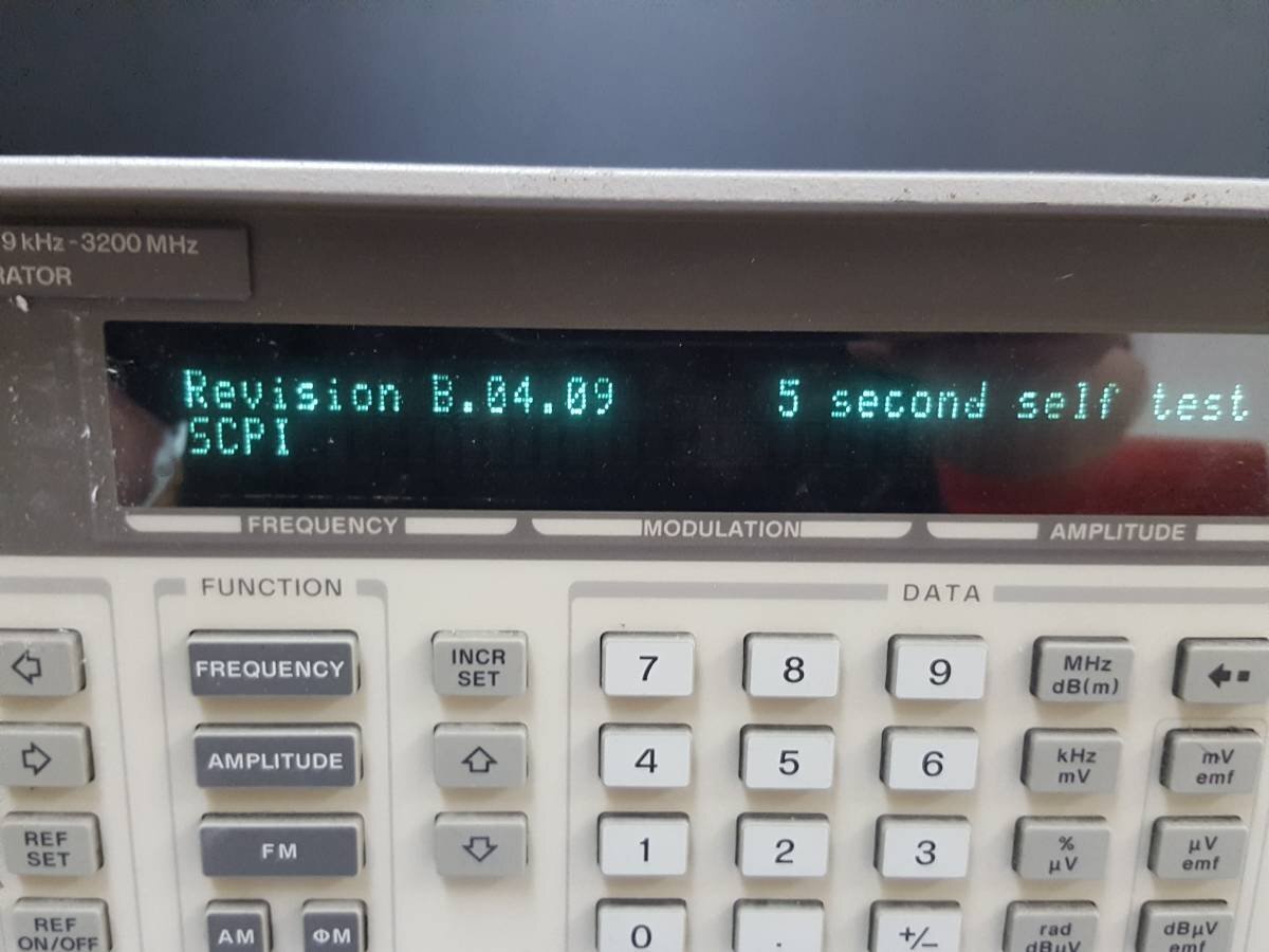 HP 8648C Synthesized RF Signal Generator 9kHz-3.2GHz [x1130900027]