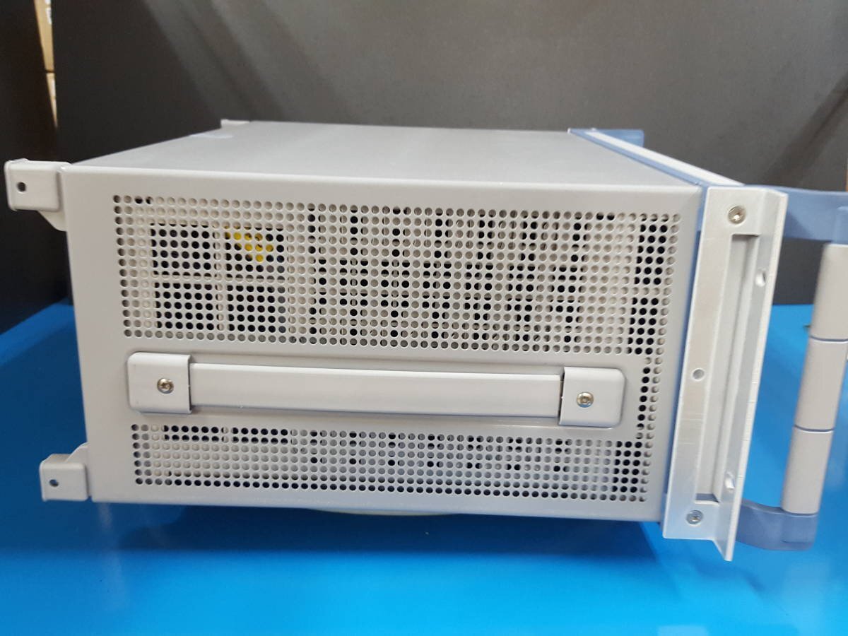 R&S AMU200A Baseband Signal Generator Opt B13 B14 B15 B17 K62 K71 K74 [f1131159857]