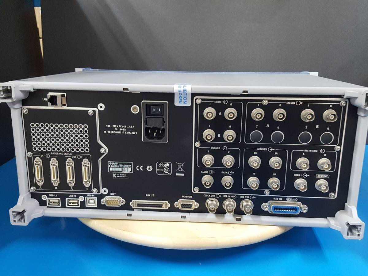 R&S AMU200A Baseband Signal Generator Opt B13 B14 B15 B17 K62 K71 K74 [f1131159857]