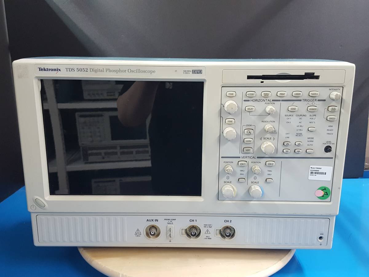 Tektronix TDS5052 Digital Oscilloscope 500MHz 2ch 5GS/s [u1131179662]