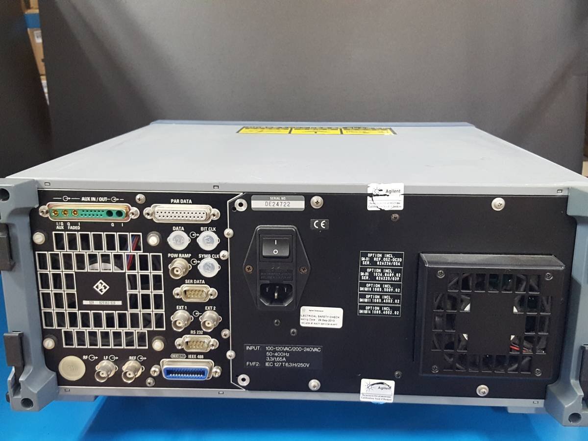 R&S SMIQ02 Signal Generator 300kHz - 2.2GHz [x1131254465]