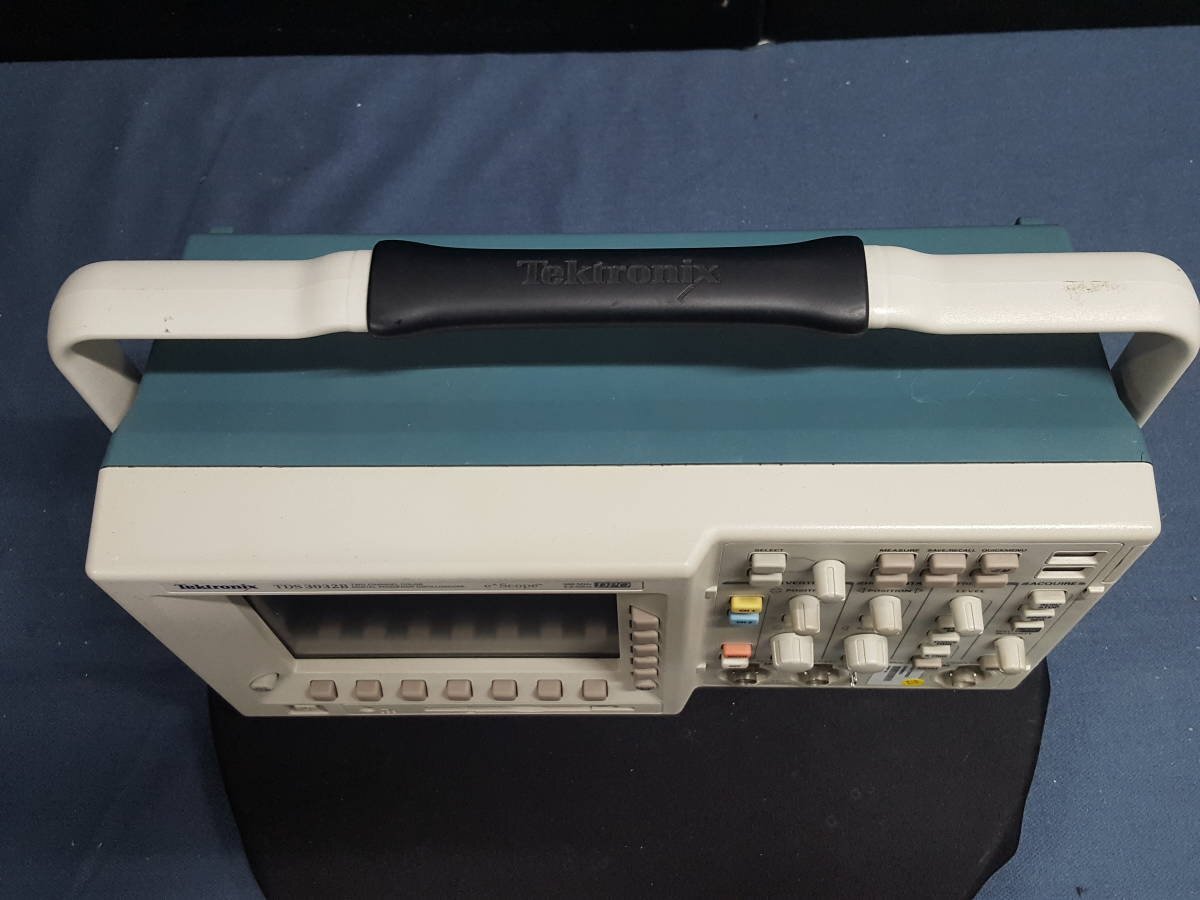 Tektronix TDS3032B Two Channel Color Digital Oscilloscope 300MHz [w1131407052]